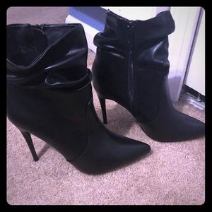 Size 7.5 stiletto boots